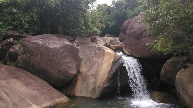園山風景區爬山游記老虎溝生態農場